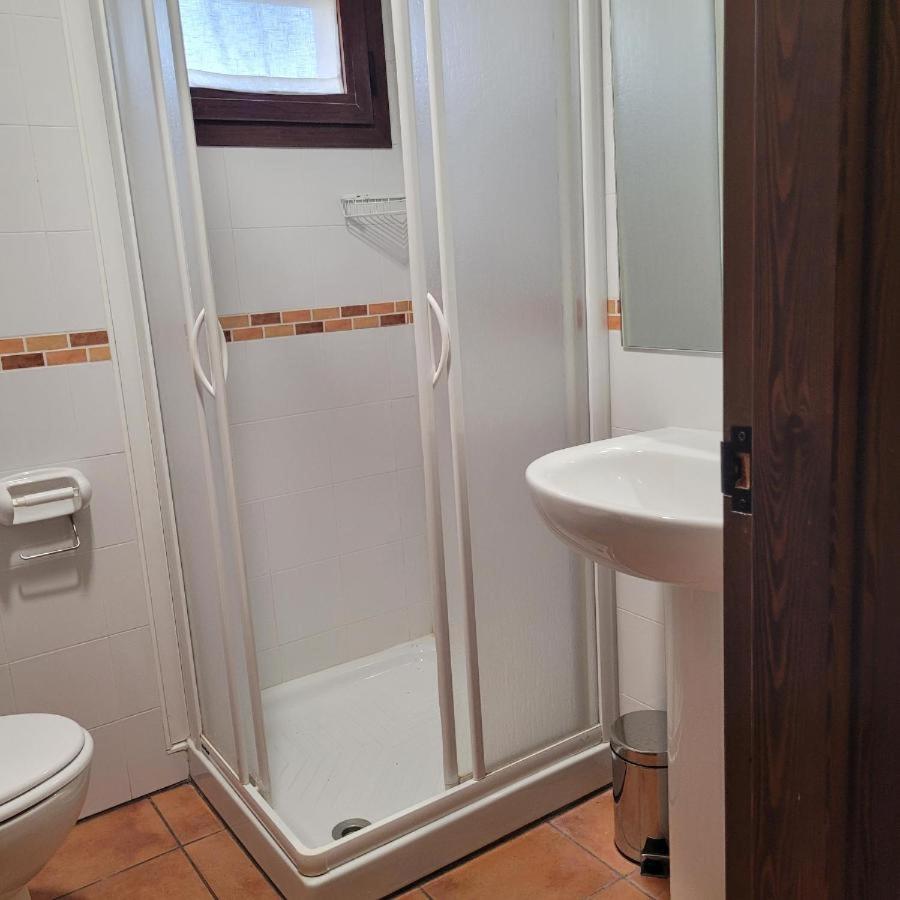 Hostal La Vega Peralejos Bagian luar foto