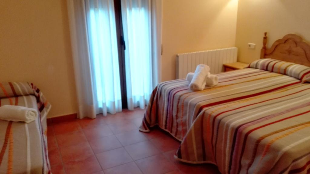 Hostal La Vega Peralejos Bagian luar foto