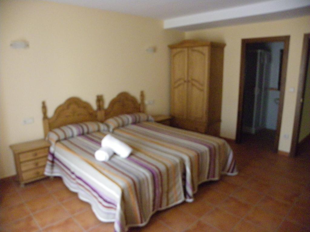 Hostal La Vega Peralejos Bagian luar foto
