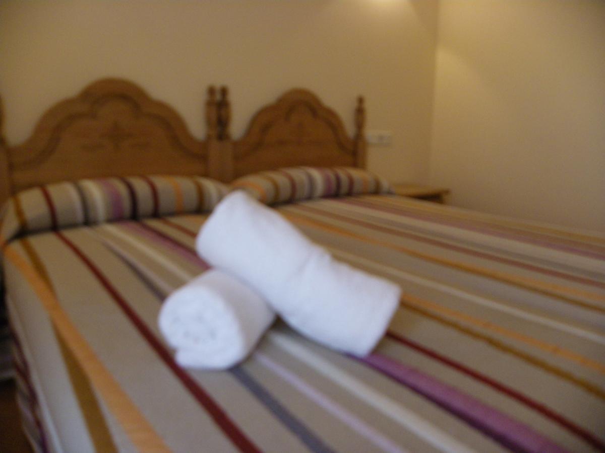Hostal La Vega Peralejos Bagian luar foto