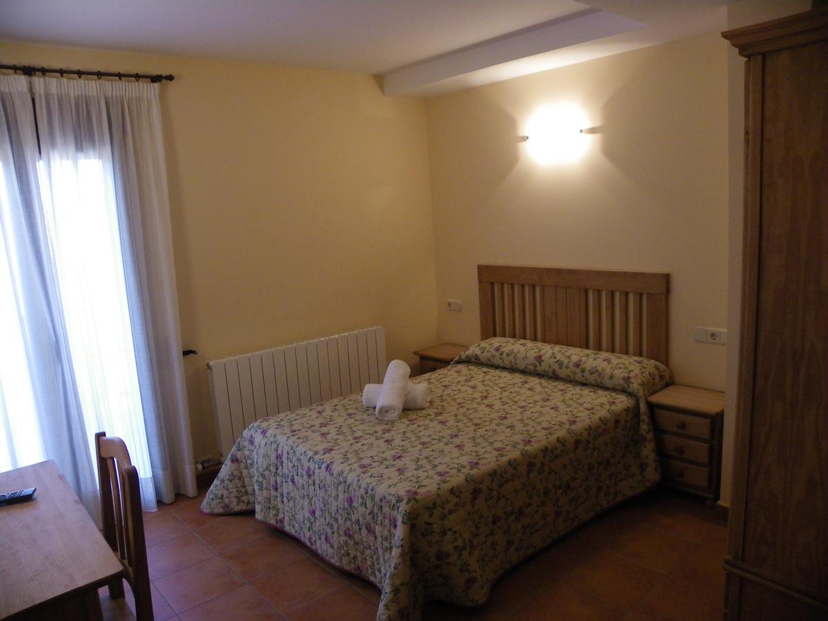 Hostal La Vega Peralejos Bagian luar foto