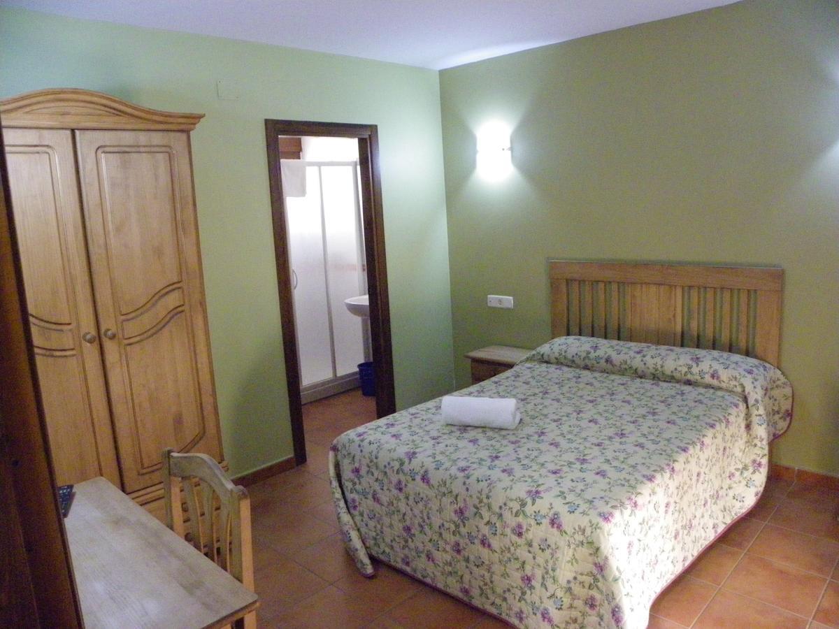 Hostal La Vega Peralejos Bagian luar foto